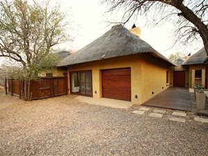 4 Bedroom House in Raptors View Wildlife Estate