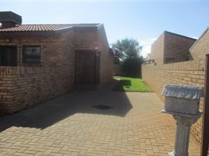 3 Bed House in Royldene