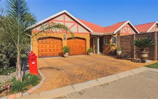 3 Bedroom Cluster in Newmarket Park
