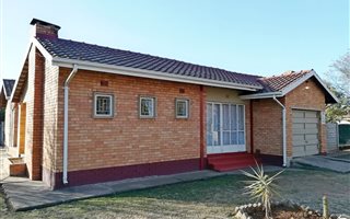 3 Bedroom House in Vanderbijlpark SW5