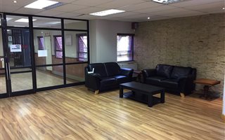395 m² Commercial space in Hatfield
