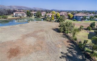 771 m² Land available in Westlake Estate