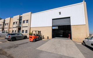 452 m² Industrial space in Lombardy East