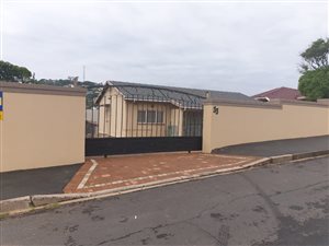 5 Bed House in Wentworth