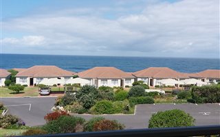 3 Bedroom Apartment in Hermanus Westcliff