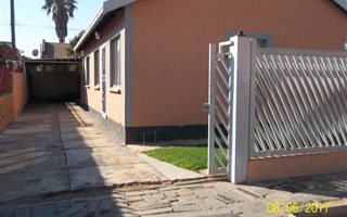 3 Bedroom House in Lethlabile