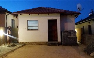 2 Bedroom House in Clayville
