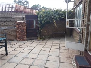 2 Bed Flat in Princess AH