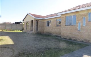 3 Bedroom House in Amiel Park