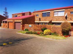 3 Bed Duplex in Vanderbijlpark CE3