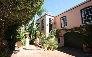 4 Bedroom House in Constantia