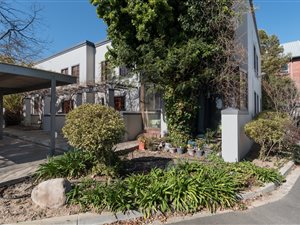 1 Bed Apartment in Dennesig