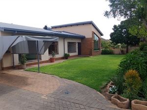 3 Bed House in Moregloed