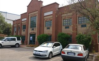 2363 m² Commercial space in Die Hoewes