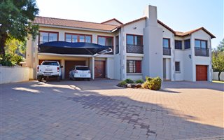 7 Bedroom House in Grootfontein Estate