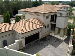 4 Bed House in Willaway