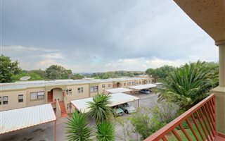 2 Bedroom Apartment in Helderkruin