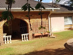 1.1 ha Smallholding in Olive Hill