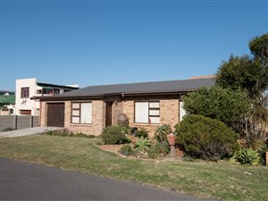 4 Bed House in Kleinmond