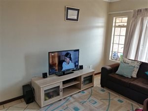 2 Bed Flat in Monavoni