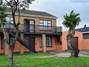 7 Bed House in Charlesville
