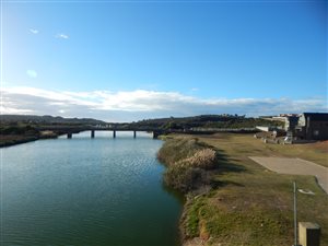 212 m² Land available in Hartenbos Heuwels