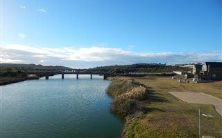 212 m² Land available in Hartenbos Heuwels