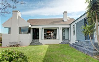 4 Bedroom House in Oude Westhof