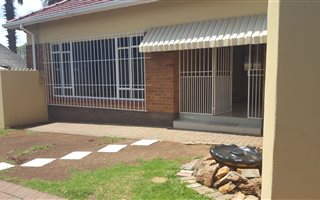 2 Bedroom House in Montgomery Park