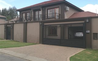 4 Bedroom Townhouse in Van Der Hoff Park
