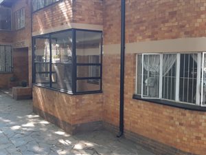 2 Bed Apartment in Cyrildene