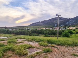 592 m² Land available in Caledon