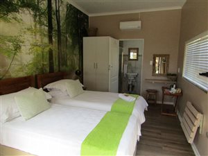 6 Bed House in Glen Barrie