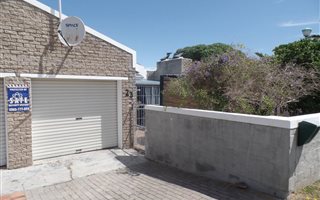 2 Bedroom Cluster in De Kelders