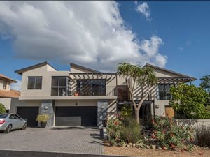 6 Bed House in Bel Aire