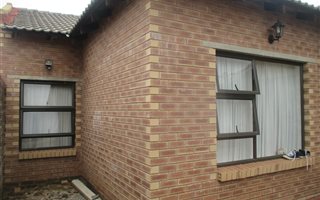 3 Bedroom House in Tshepisong