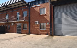 1000 m² Industrial space in Willow Park Manor