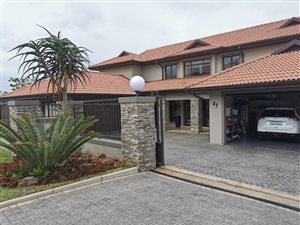 6 Bed House in Izinga Estate