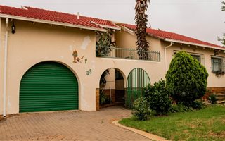3 Bedroom House in Wannenburghoogte
