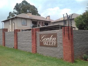 2 Bed Apartment in Florida Glen