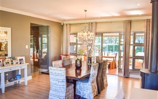 5 Bedroom House in Bergvliet