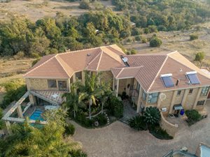 4.5 ha Farm in Zwavelpoort