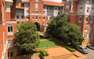 130 m² Commercial space in Parktown