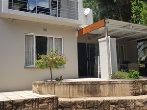 3 Bed House in Bryanston West