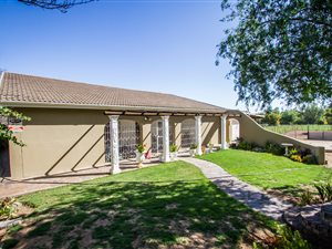 3 Bed House in Oudtshoorn Central