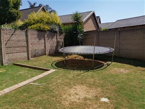 3 Bed Townhouse in Van Riebeeck Park