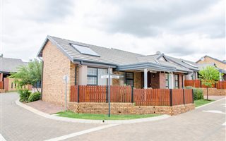 2 Bedroom House in Olympus