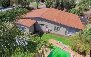 4 Bedroom House in Sinoville