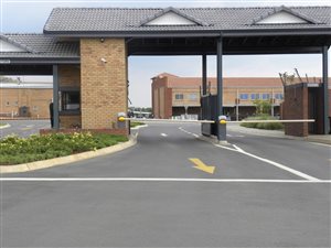 802 m² Land available in Derdepoort