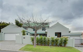 4 Bedroom House in Goedemoed